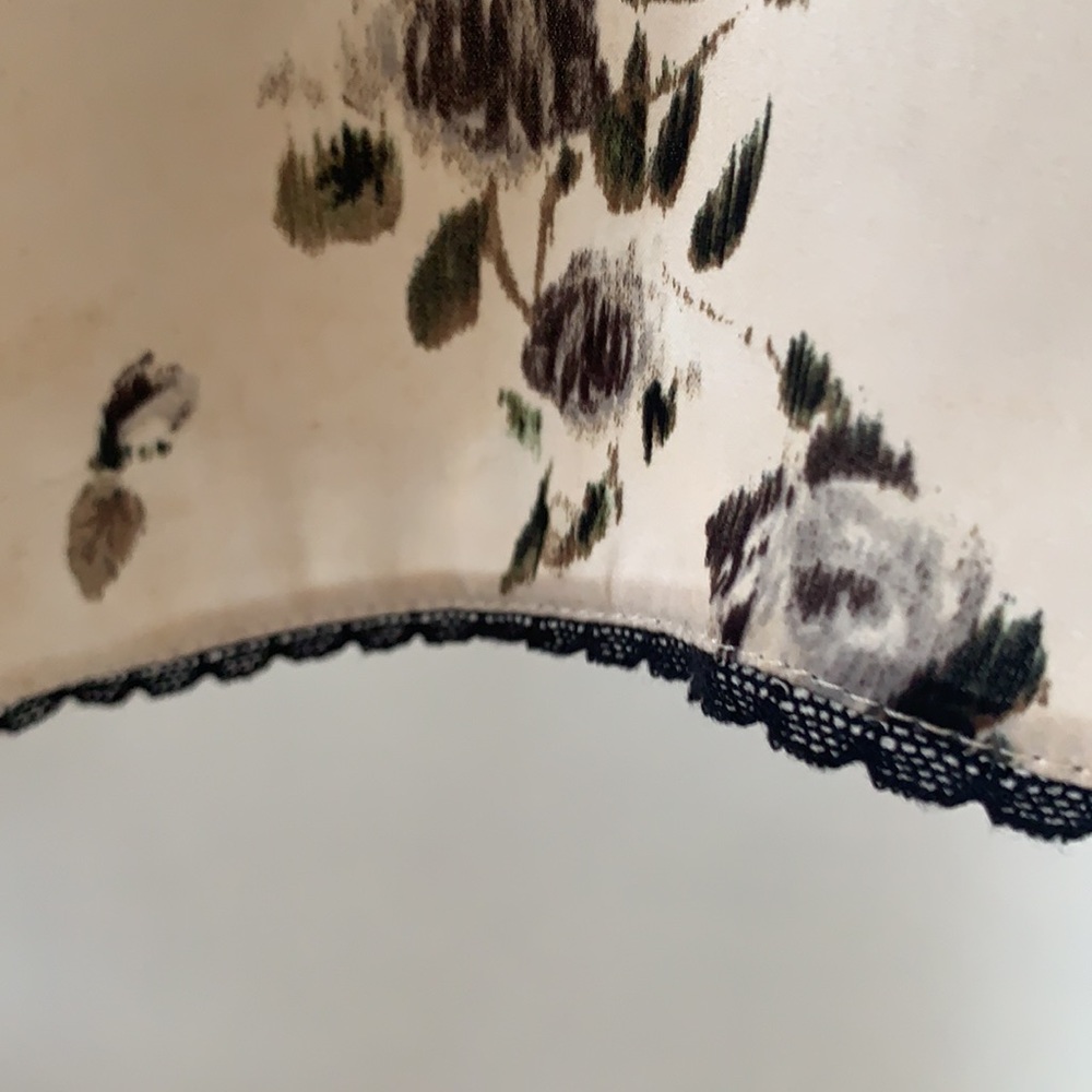 ZARA CAMISOLE: Size EUR SMALL. With dainty border at the bottom. - Picture 6 of 7